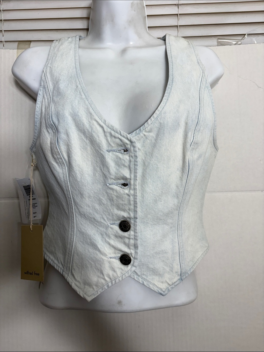Aritzia Wilfred Light Blue Washed Denim Vest - Button Front Charisma Vest 6956